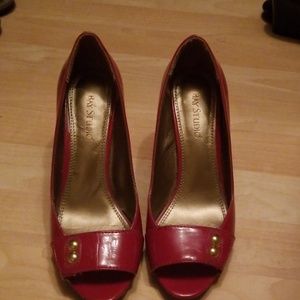 Bay Studii Red peep toe pumps